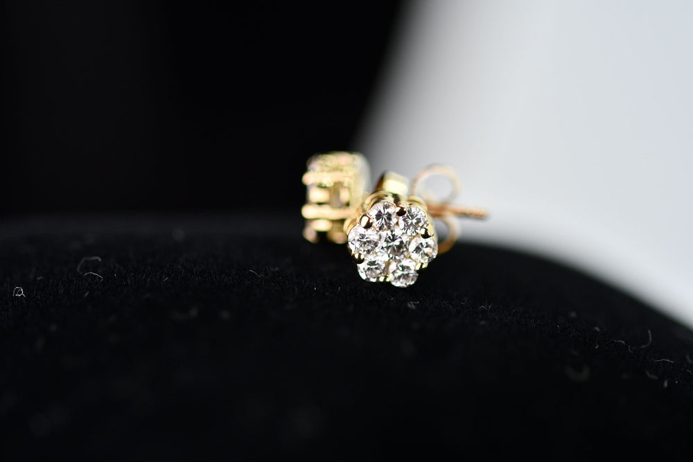 
                  
                    Flower Cluster earrings - 0.75ct VS diamonds - high quality diamonds
                  
                